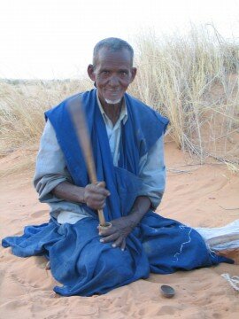 Ali pounding up his snuff
